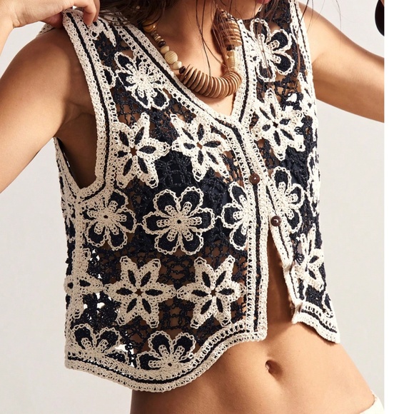 Boho Crochet Lace Button Down Knit Vest Top - Picture 2 of 5